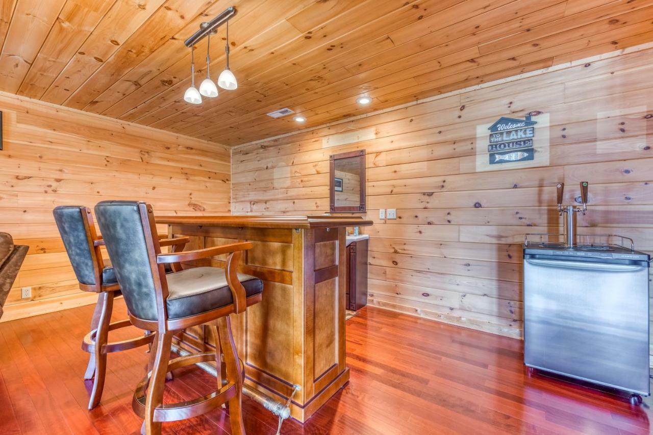 Majestic Lakefront Lodge セバービル エクステリア 写真