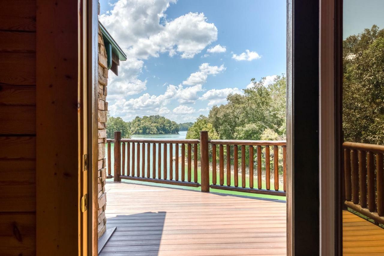 Majestic Lakefront Lodge セバービル エクステリア 写真