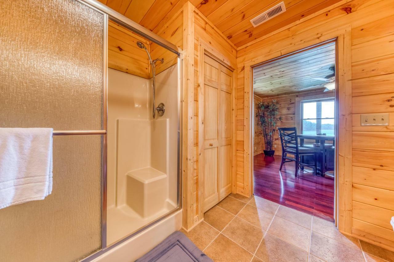 Majestic Lakefront Lodge セバービル エクステリア 写真