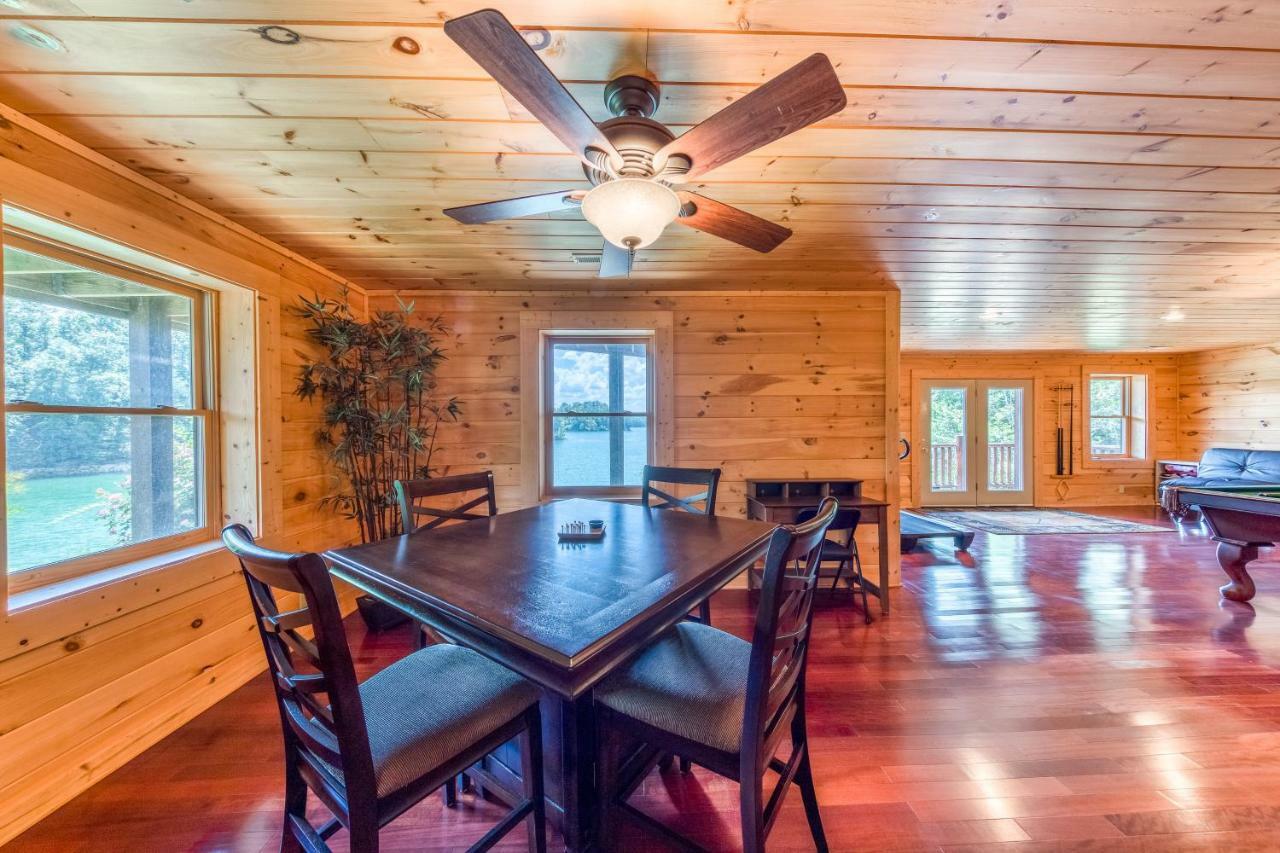 Majestic Lakefront Lodge セバービル エクステリア 写真