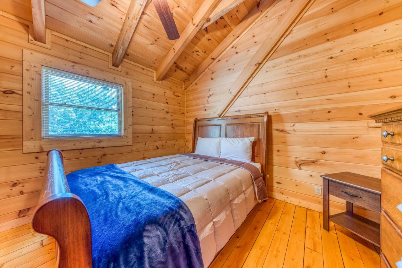 Majestic Lakefront Lodge セバービル エクステリア 写真