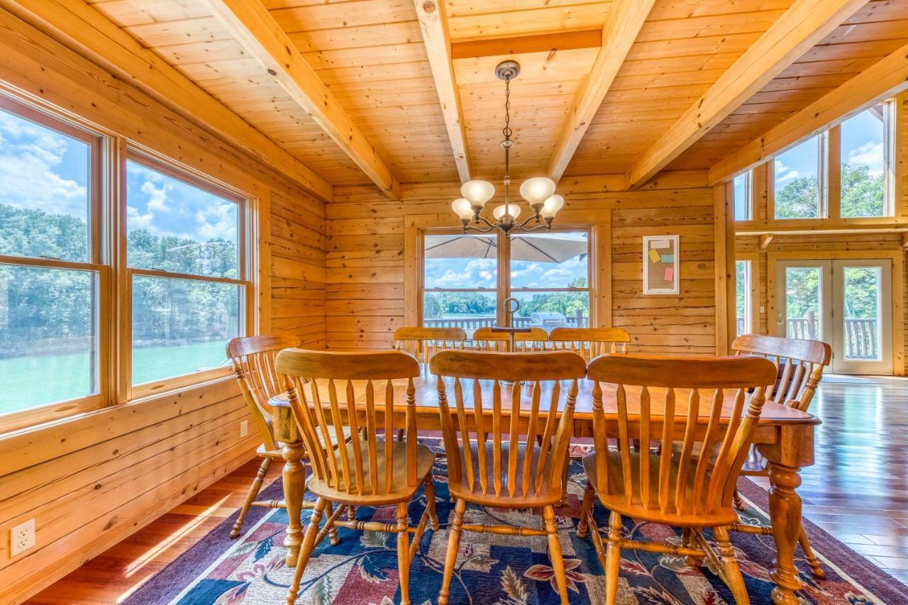 Majestic Lakefront Lodge セバービル エクステリア 写真